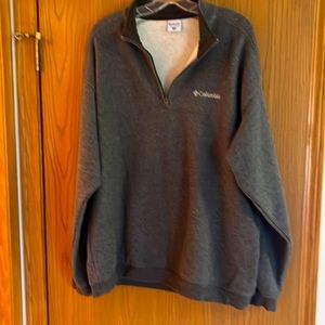 Men, gray quarter zip Columbia sweatshirt